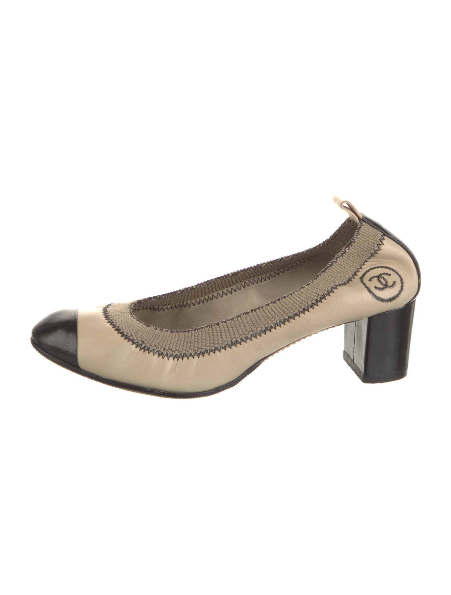 Chanel Interlocking CC Logo Leather Pumps