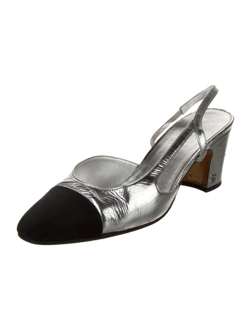 Chanel Interlocking CC Logo Patent Leather Slingback Pumps
