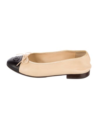 Chanel Interlocking CC Logo Leather Ballet Flats
