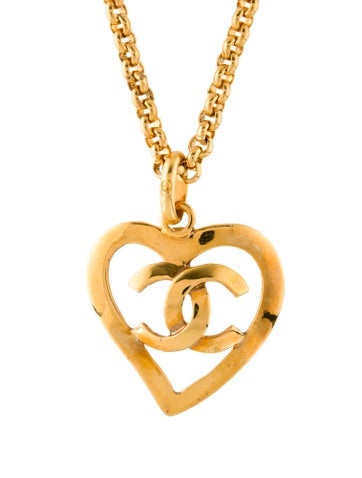 Chanel Pendant Necklace Vintage CC Heart