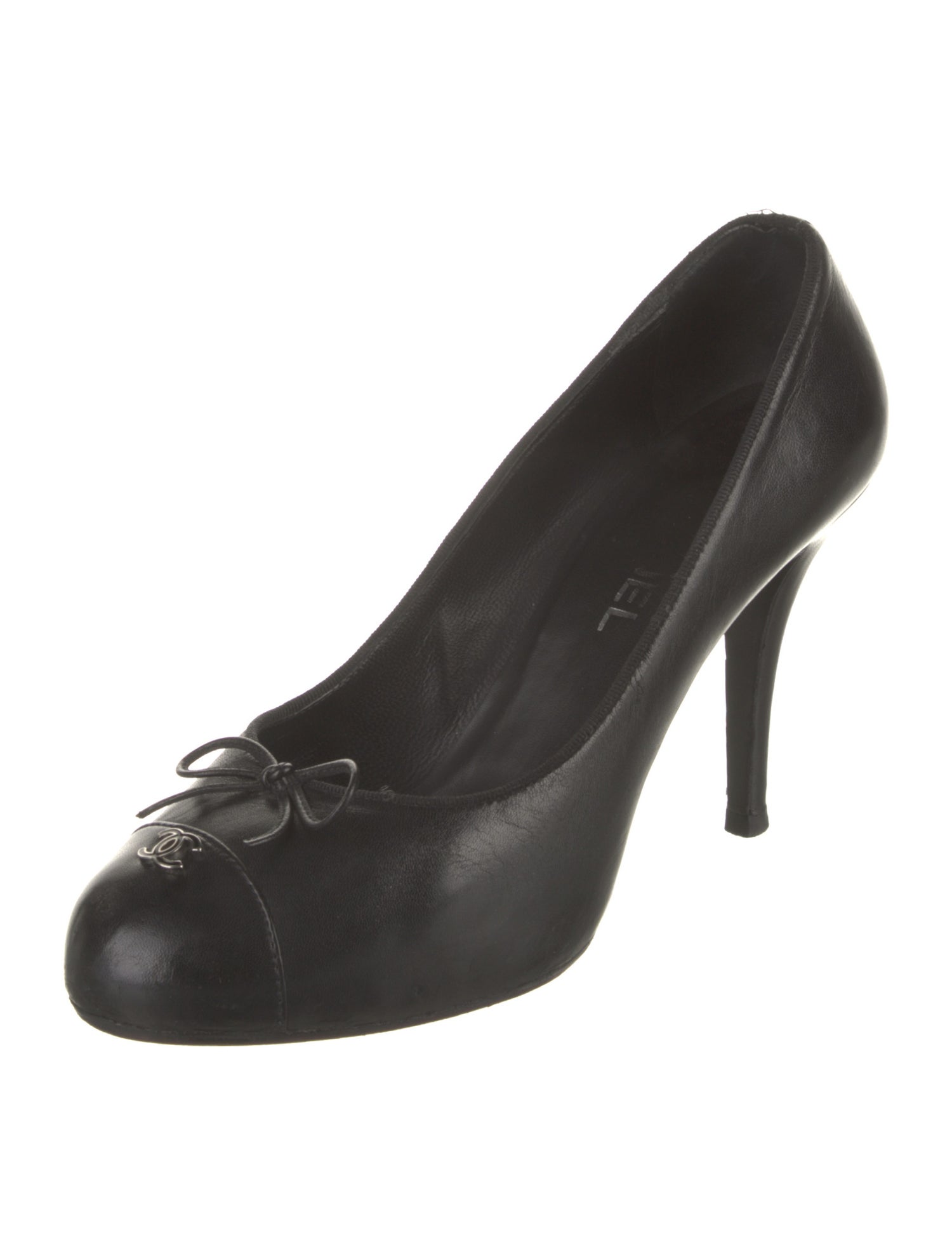 Chanel Interlocking CC Logo Leather Pumps