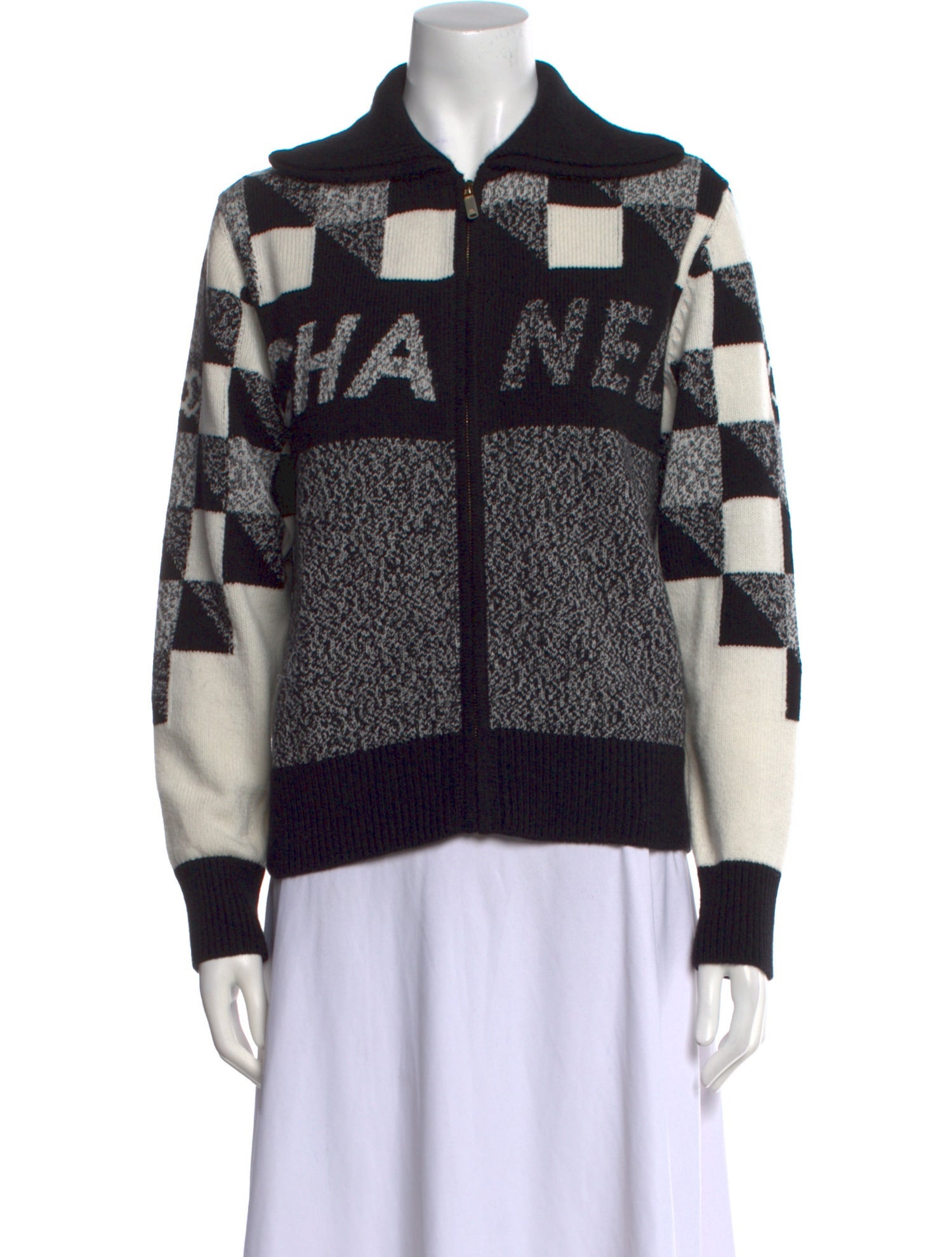 Chanel 2022 Coco Neige Sweater