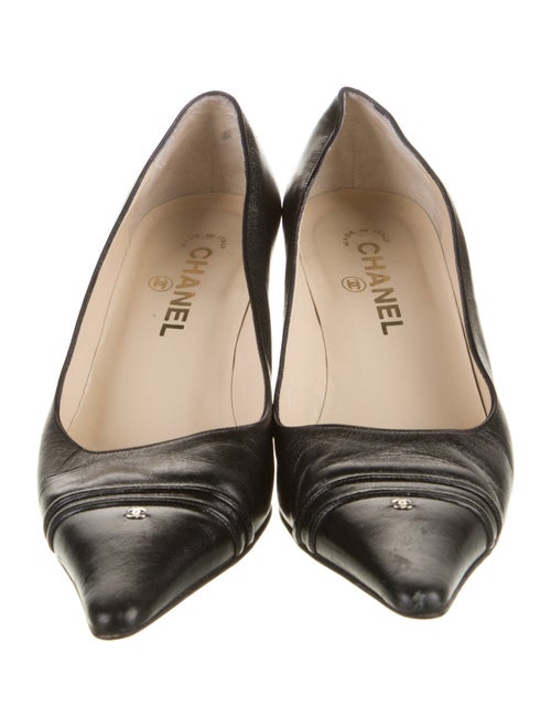 Chanel 2004 Interlocking CC Logo Pumps