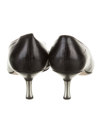 Chanel 2004 Interlocking CC Logo Pumps