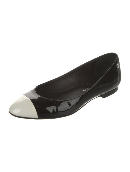 Chanel Interlocking CC Logo Patent Leather Flats