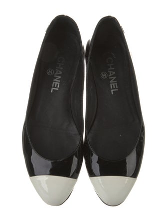Chanel Interlocking CC Logo Patent Leather Flats