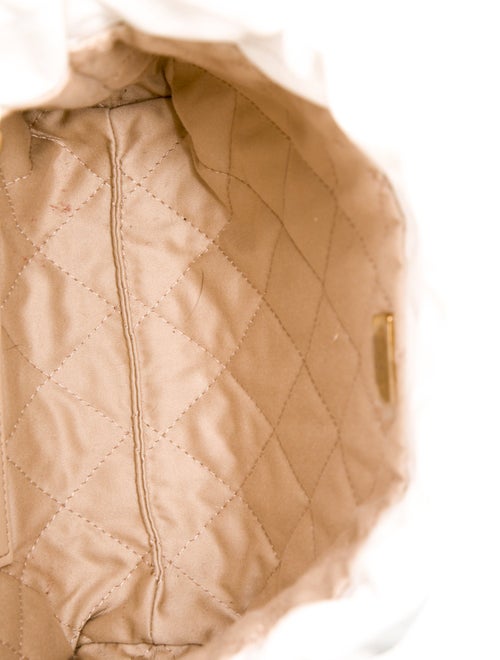 Chanel 2023 Mini 22 Hobo