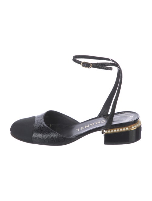 Chanel Interlocking CC Logo Patent Leather Flats