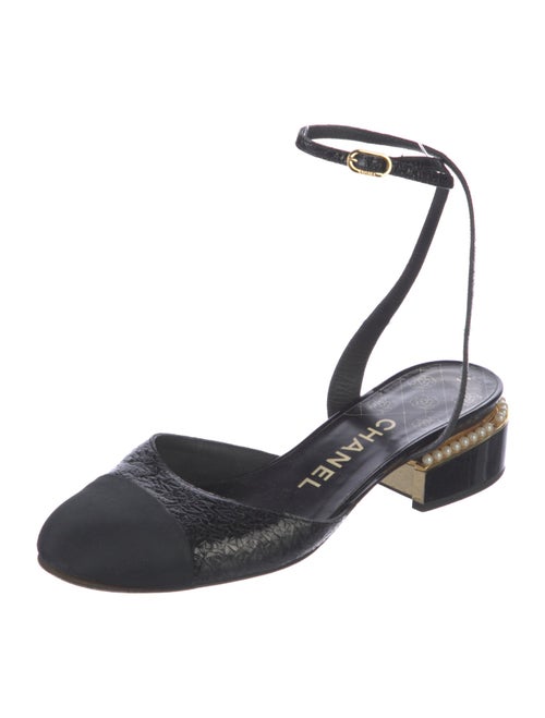 Chanel Interlocking CC Logo Patent Leather Flats