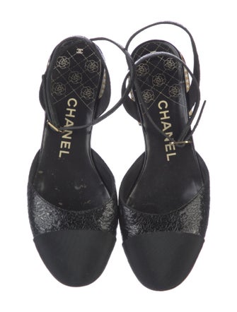 Chanel Interlocking CC Logo Patent Leather Flats