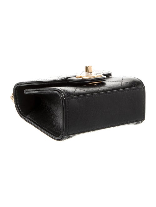 Chanel Chic Pearls Clutch w/ Chain