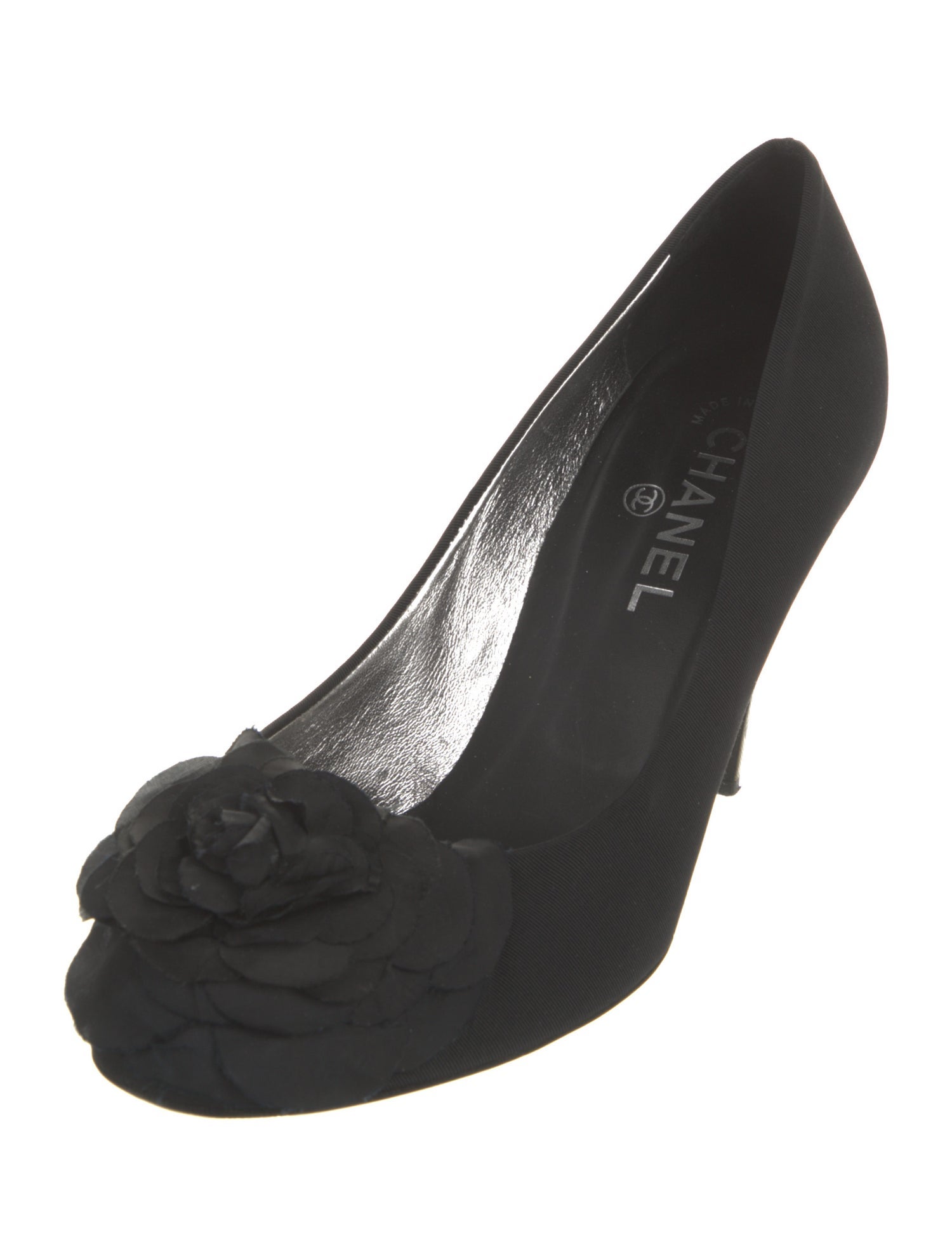 Chanel Interlocking CC Logo Pumps