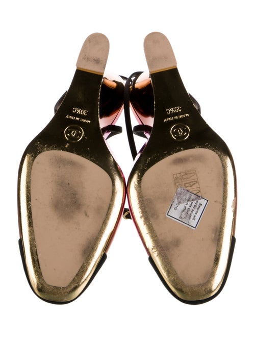 Chanel 2024 Interlocking CC Logo Pumps