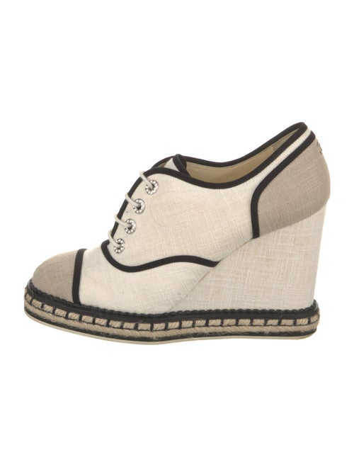 Chanel 2016 Interlocking CC Logo Pumps