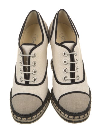 Chanel 2016 Interlocking CC Logo Pumps