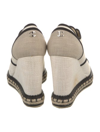 Chanel 2016 Interlocking CC Logo Pumps