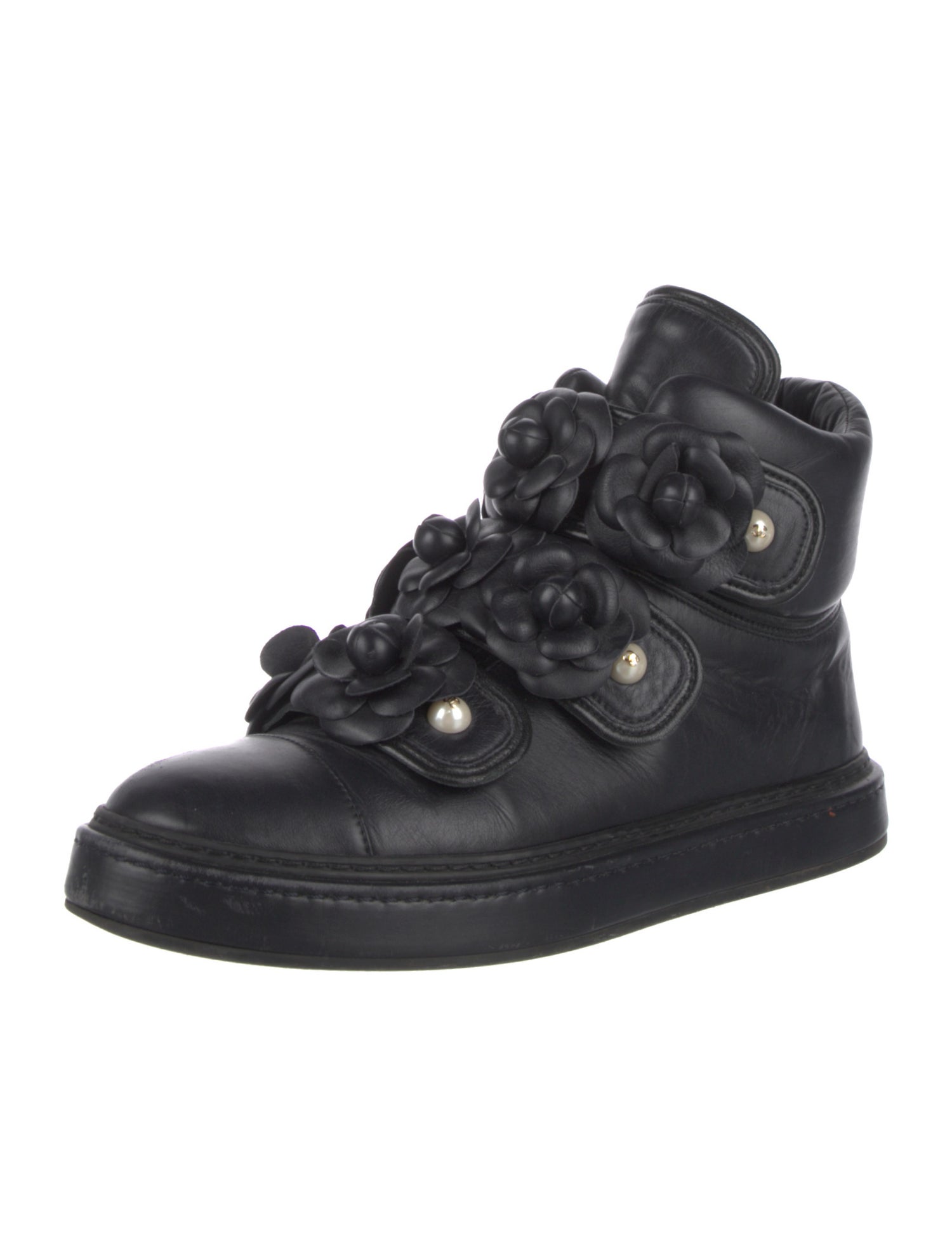 Chanel Interlocking CC Logo Leather Sneakers