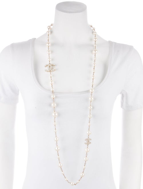Chanel Faux Pearl CC Station Necklace