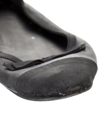 Chanel Interlocking CC Logo Leather Ballet Flats