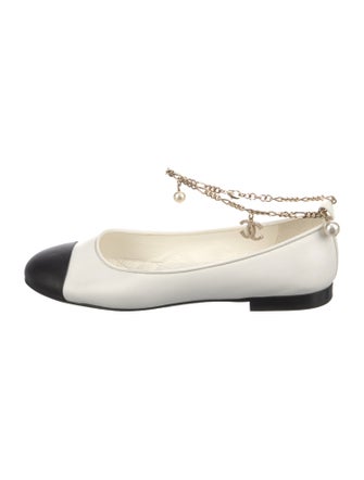 Chanel 2022 Interlocking CC Logo Ballet Flats