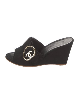 Chanel Interlocking CC Logo Canvas Slides