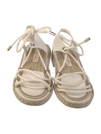 Chanel 2020 Interlocking CC Logo Espadrilles