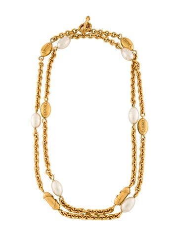 Chanel Station Vintage Faux Pearl Necklace