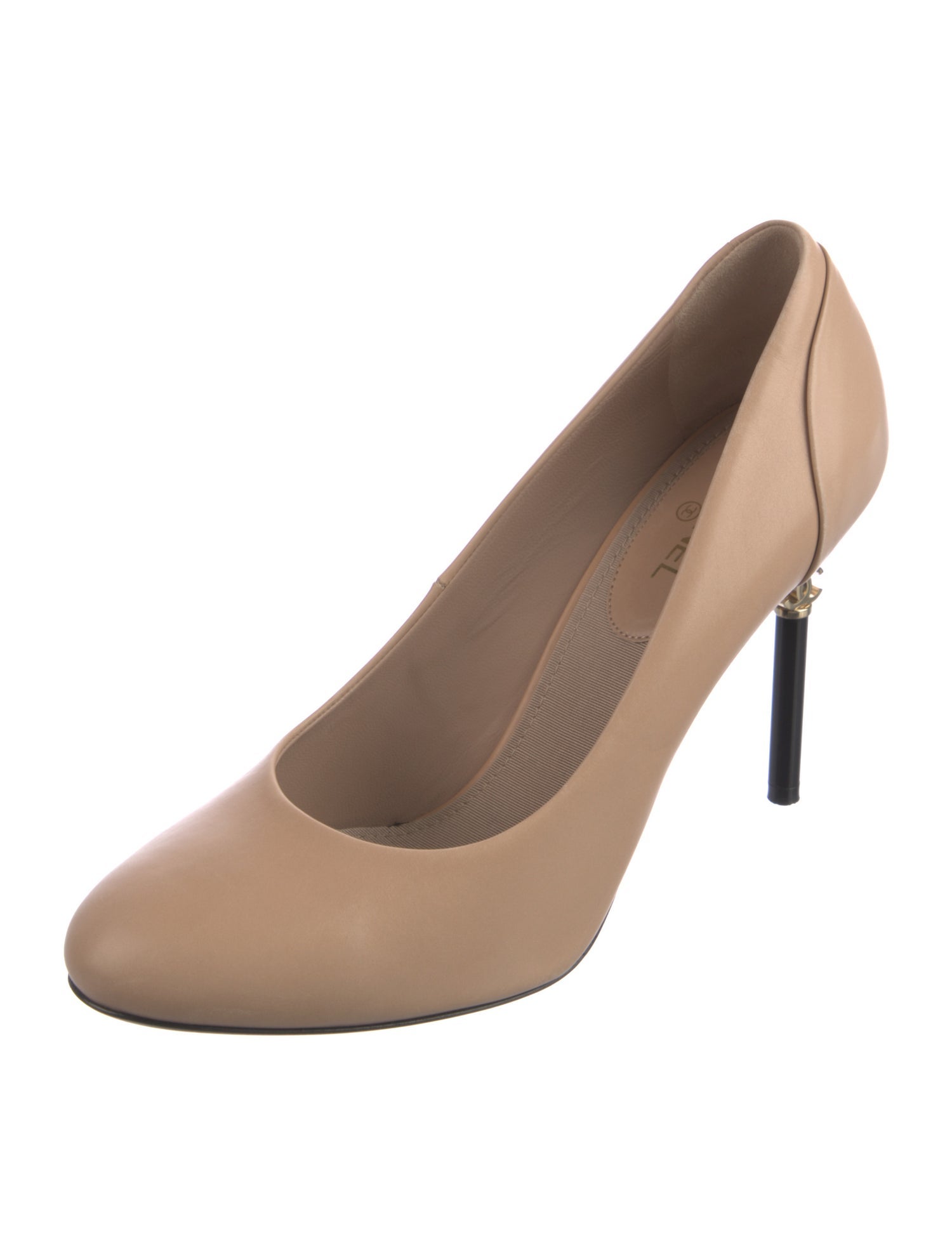 Chanel 2018 Interlocking CC Logo Pumps