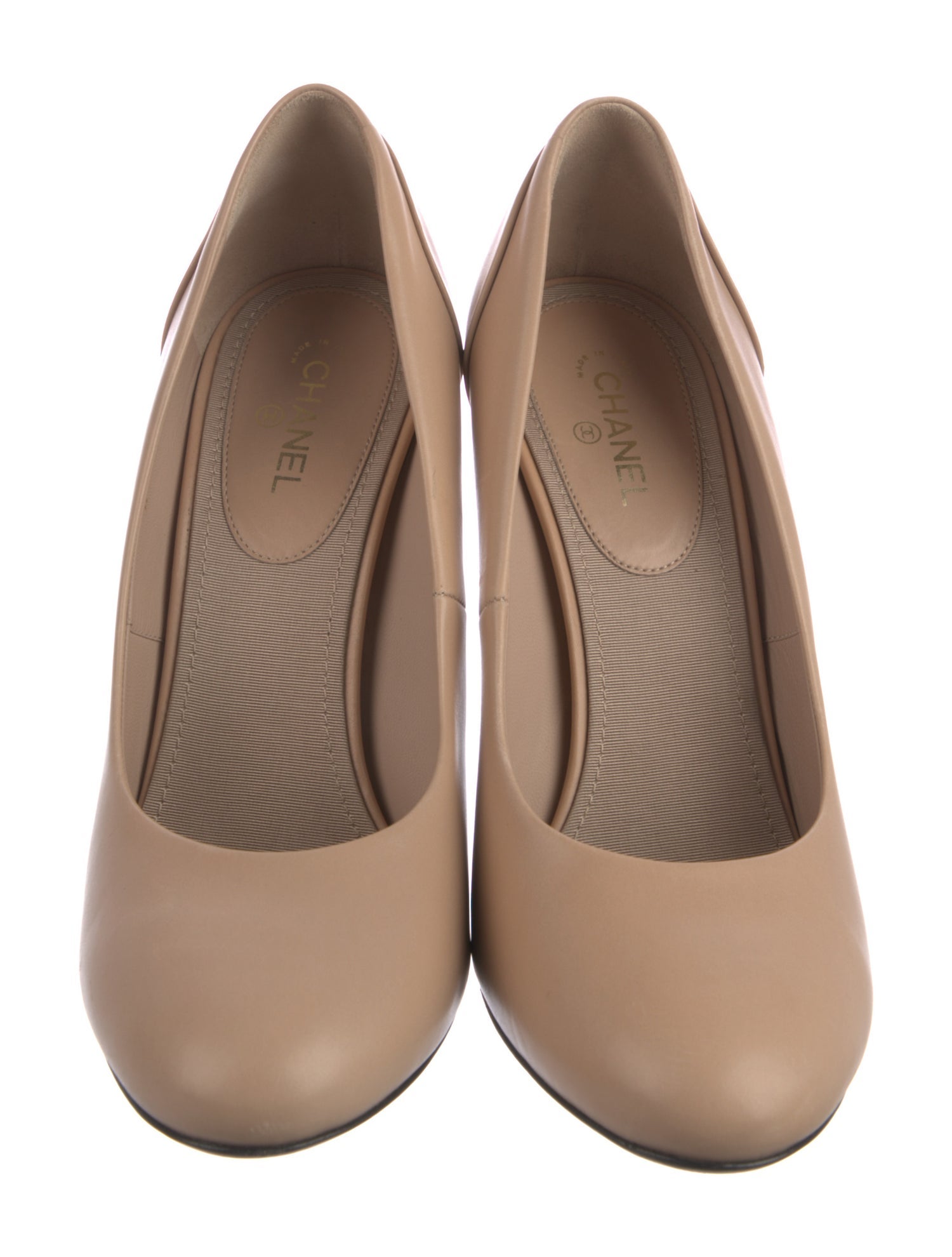 Chanel 2018 Interlocking CC Logo Pumps