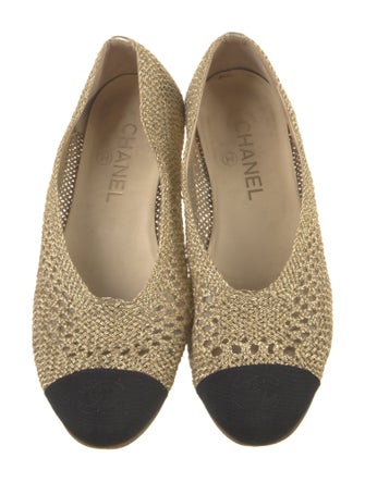 Chanel Interlocking CC Logo Leather Flats