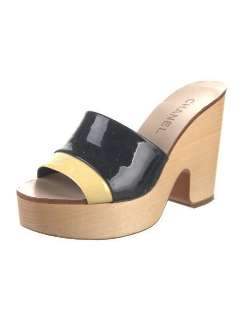 Chanel Interlocking CC Logo Patent Leather Slides