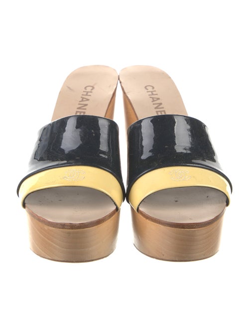 Chanel Interlocking CC Logo Patent Leather Slides