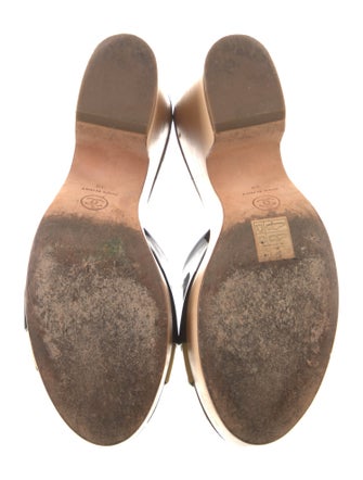 Chanel Interlocking CC Logo Patent Leather Slides