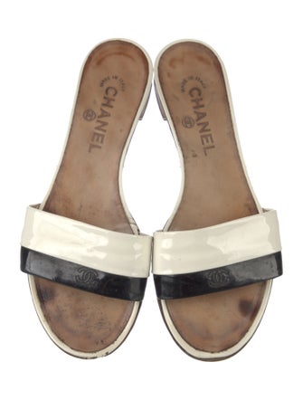 Chanel Interlocking CC Logo Patent Leather Slides