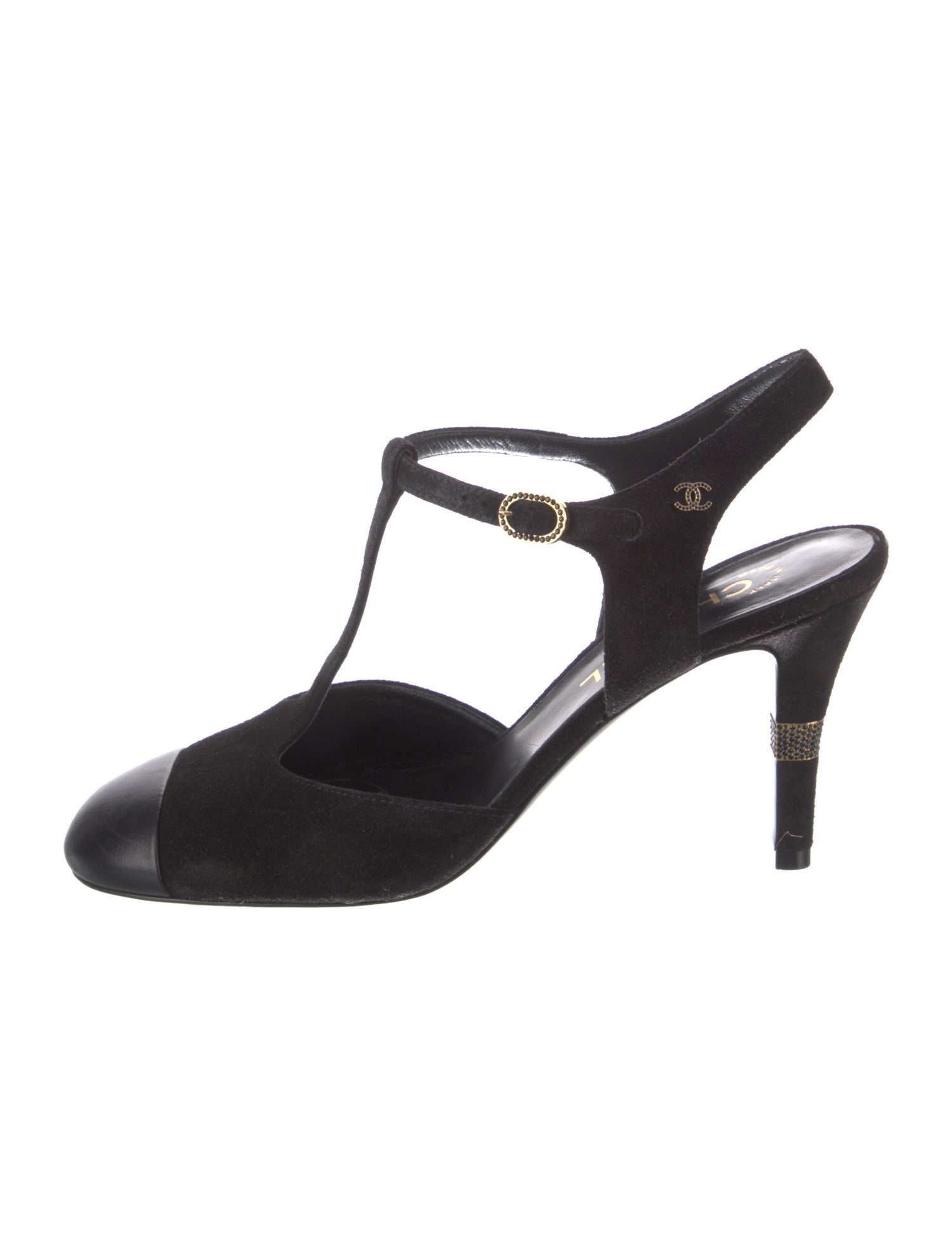 Chanel 2022 Interlocking CC Logo Pumps