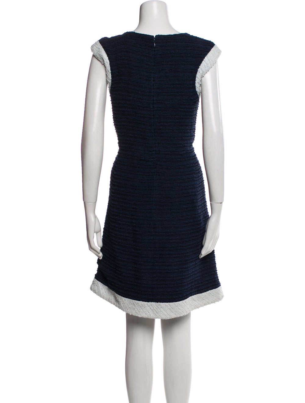 Look 30 from the Spring 2014 Runway Chanel A-Line… - image 3