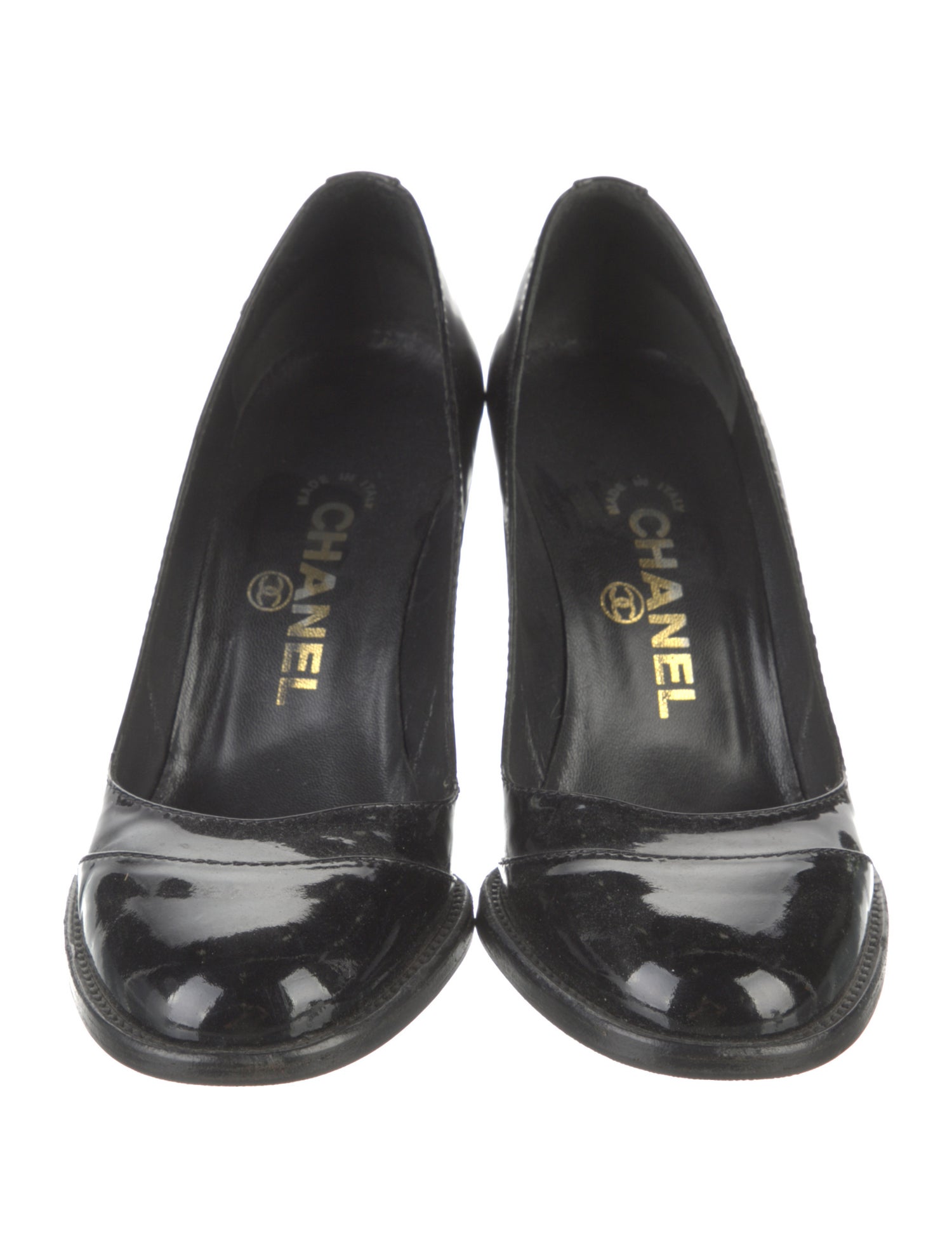 Chanel Interlocking CC Logo Patent Leather Pumps
