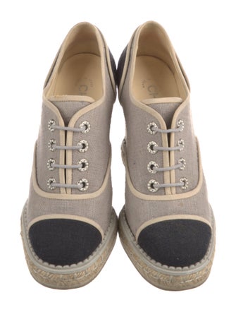Chanel Interlocking CC Logo Canvas Pumps