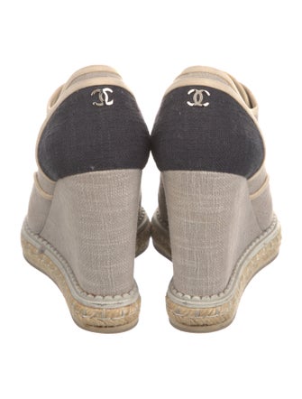 Chanel Interlocking CC Logo Canvas Pumps