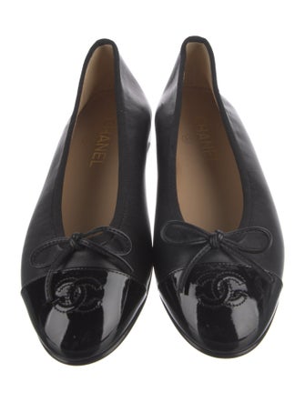 Chanel Interlocking CC Logo Leather Ballet Flats