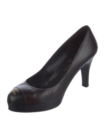 Chanel Interlocking CC Logo Leather Pumps