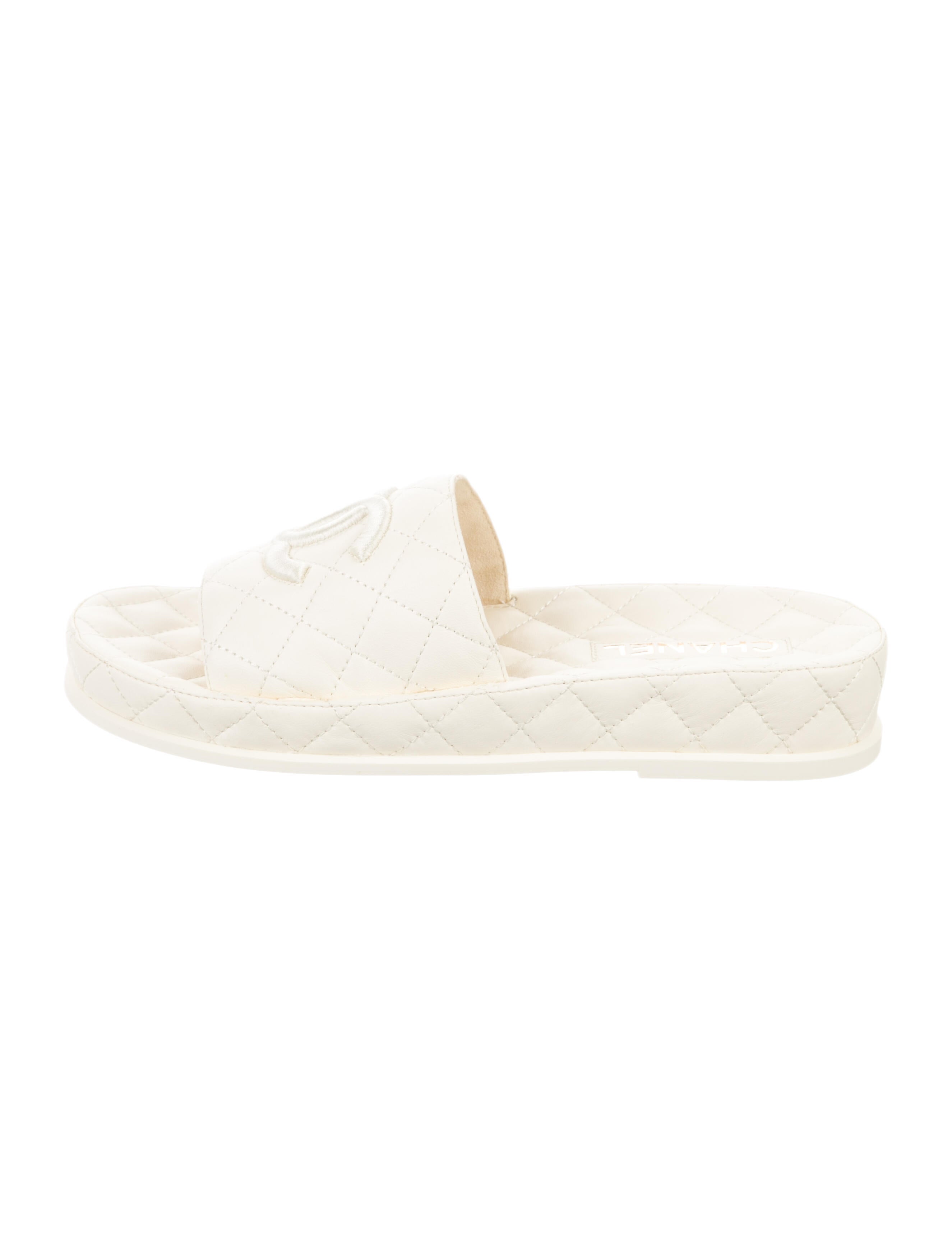 Chanel 2021 Interlocking CC Logo Espadrilles
