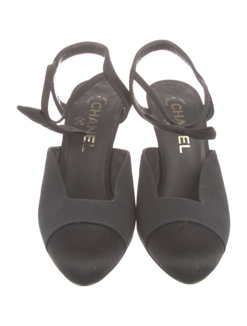 Chanel 2020 Interlocking CC Logo Slingback Pumps