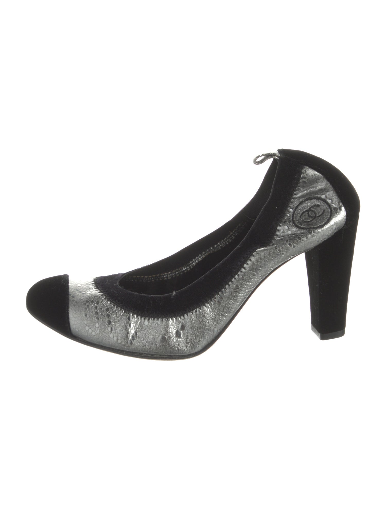 Chanel Interlocking CC Logo Lambskin Pumps