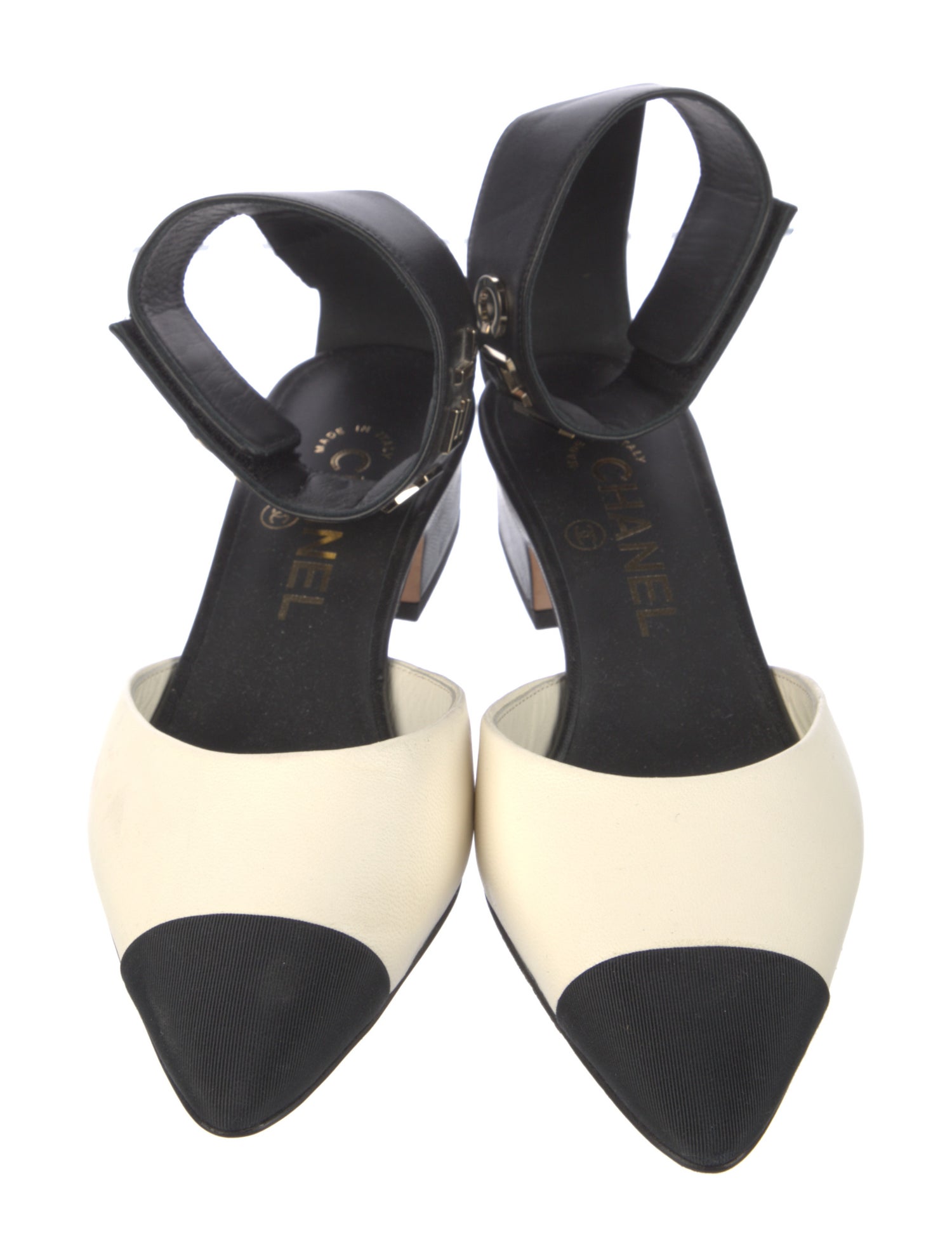 Chanel Interlocking CC Logo Leather D'Orsay Pumps