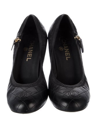 Chanel Interlocking CC Logo Lambskin Pumps
