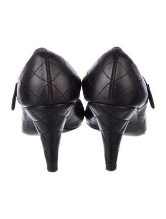 Chanel Interlocking CC Logo Lambskin Pumps