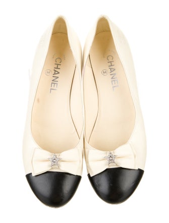 Chanel Interlocking CC Logo Leather Ballet Flats