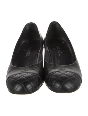 Chanel 2017 Interlocking CC Logo Pumps