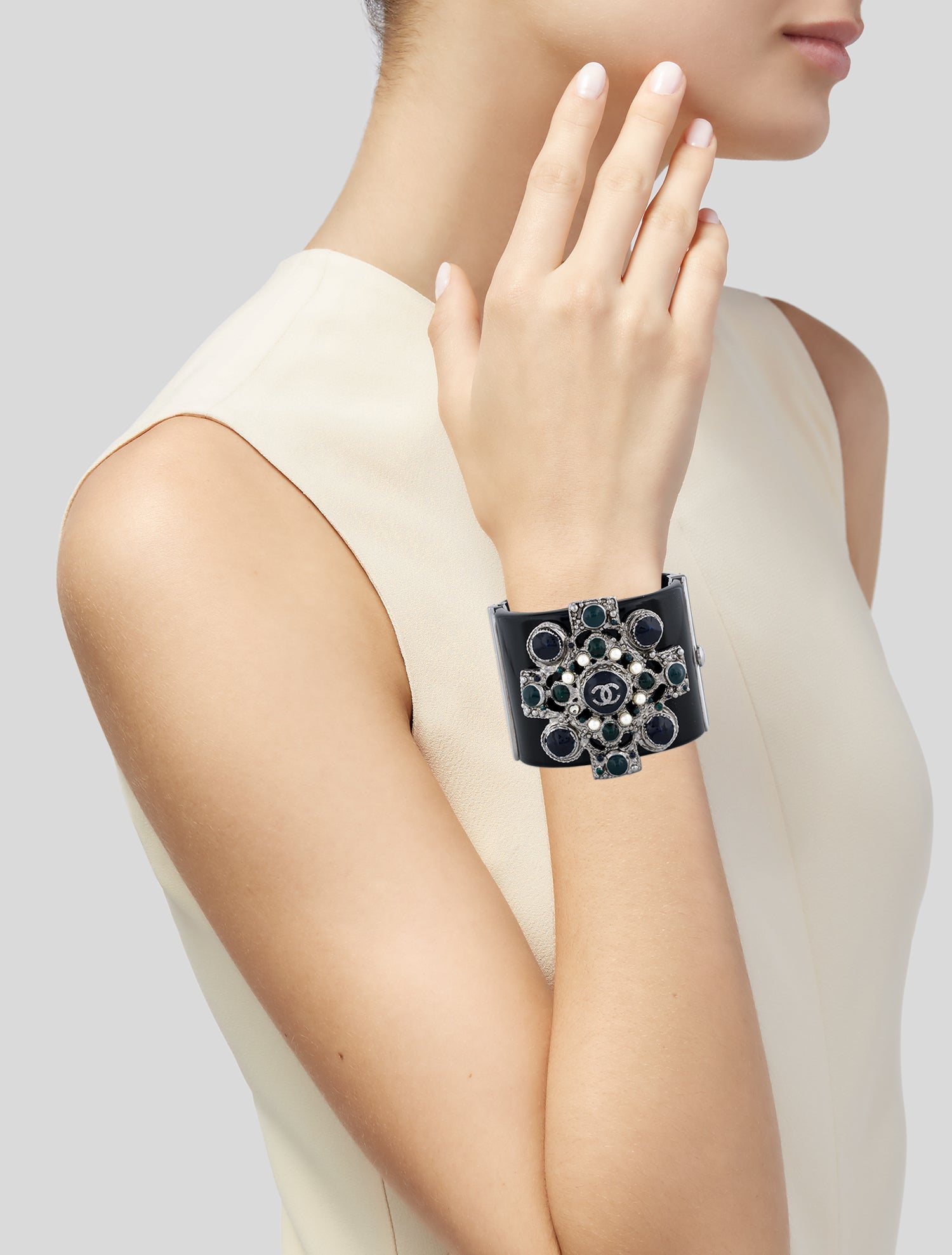 Chanel Faux Pearl & Resin CC Bangle